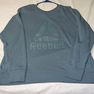 Women’s Reebok crewneck with pockets size XXL